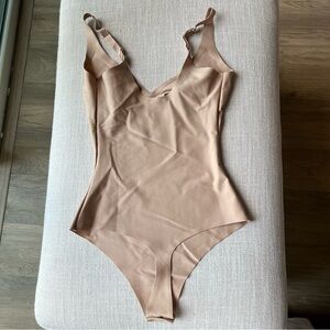 SKIMS PLUNGE BODYSUIT